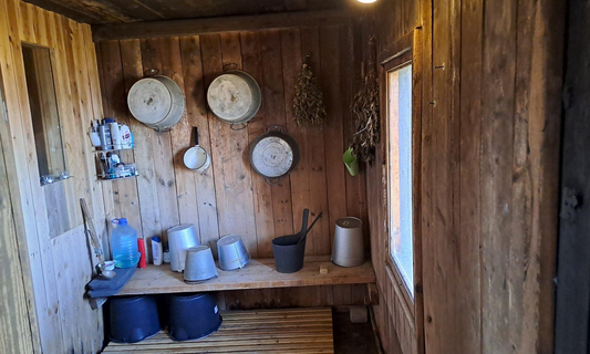 SAAREVAHI PÄEVIK | Keril käiakse endiselt 130-aastases saunas. Vaata, kuidas kõik toimib nagu kellavärk!